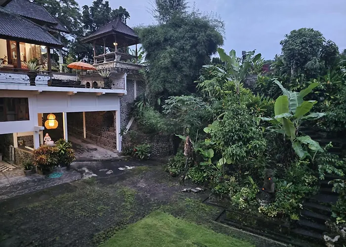 Lodge By The River Samplangan *